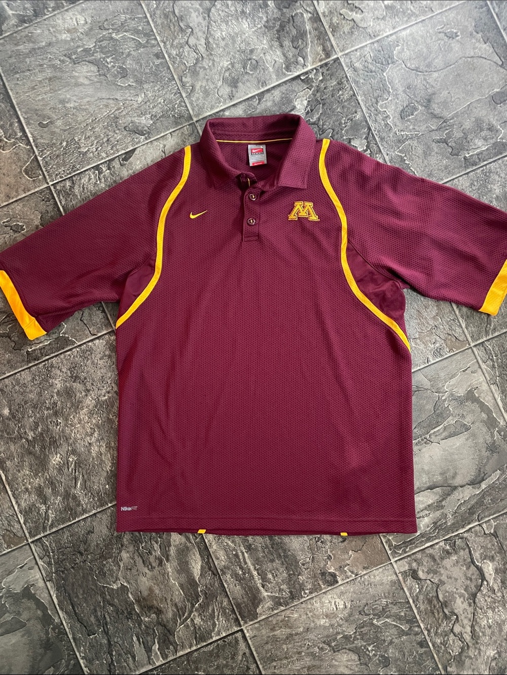 NIKE University of Minnesota Golden Gophers Men’s Sporty Polo Golf Shirt